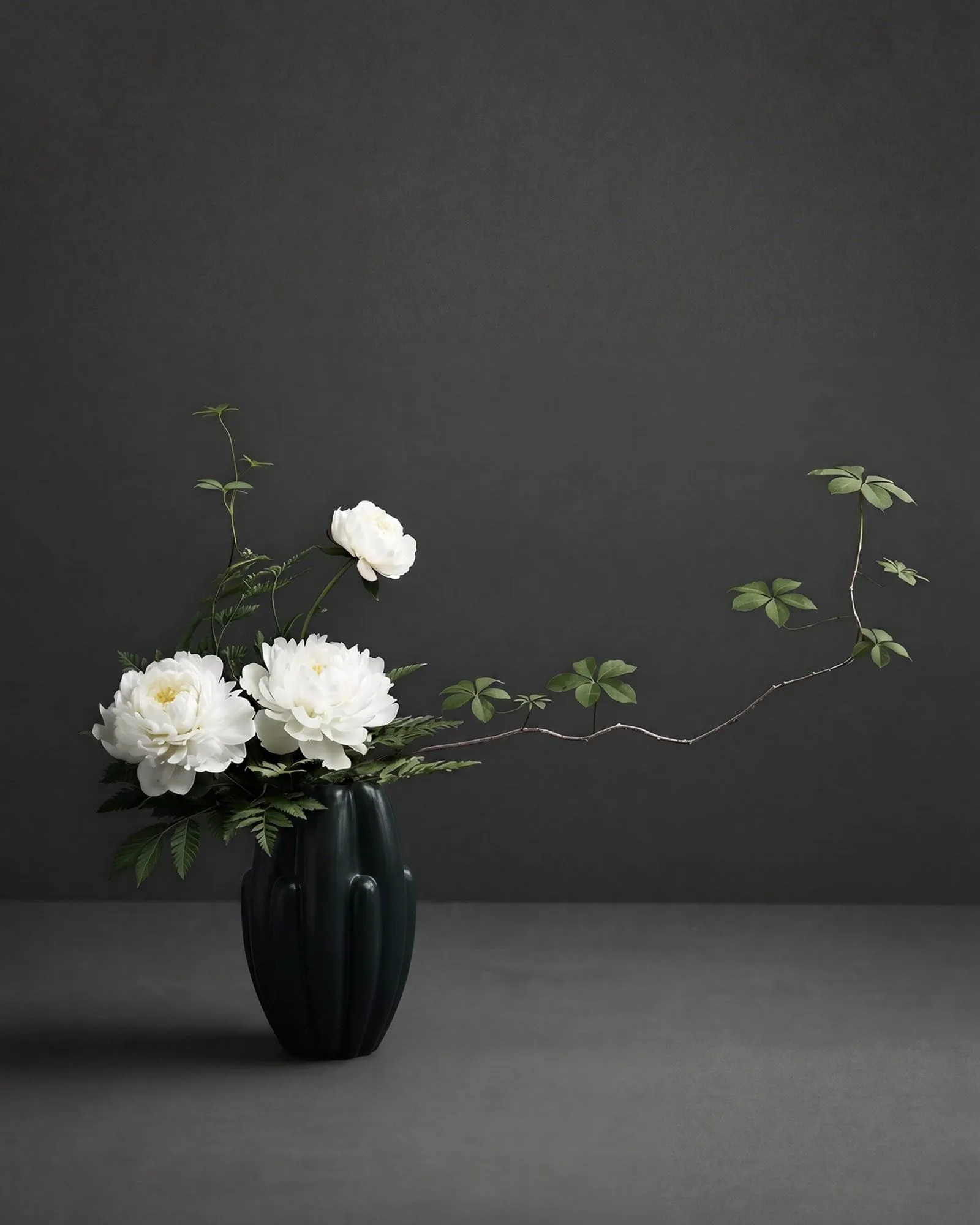 Bloom slim vase mini 34x19,5 cm, Mørkegrønn 101 Copenhagen