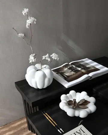 Bloom vase petit 22,5x24 cm - Bone white - 101 Copenhagen