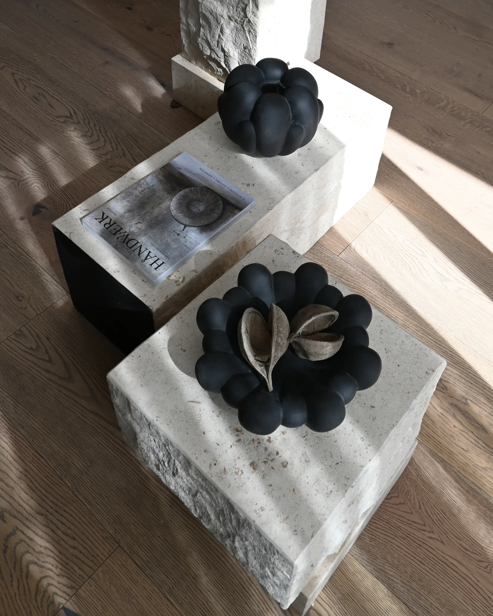 Bloom vase petit 22,5x24 cm, Svart 101 Copenhagen