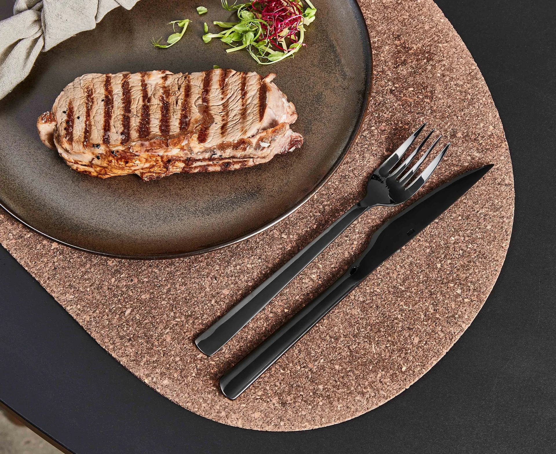 Raw grillbestikk 8 deler, Sort Aida