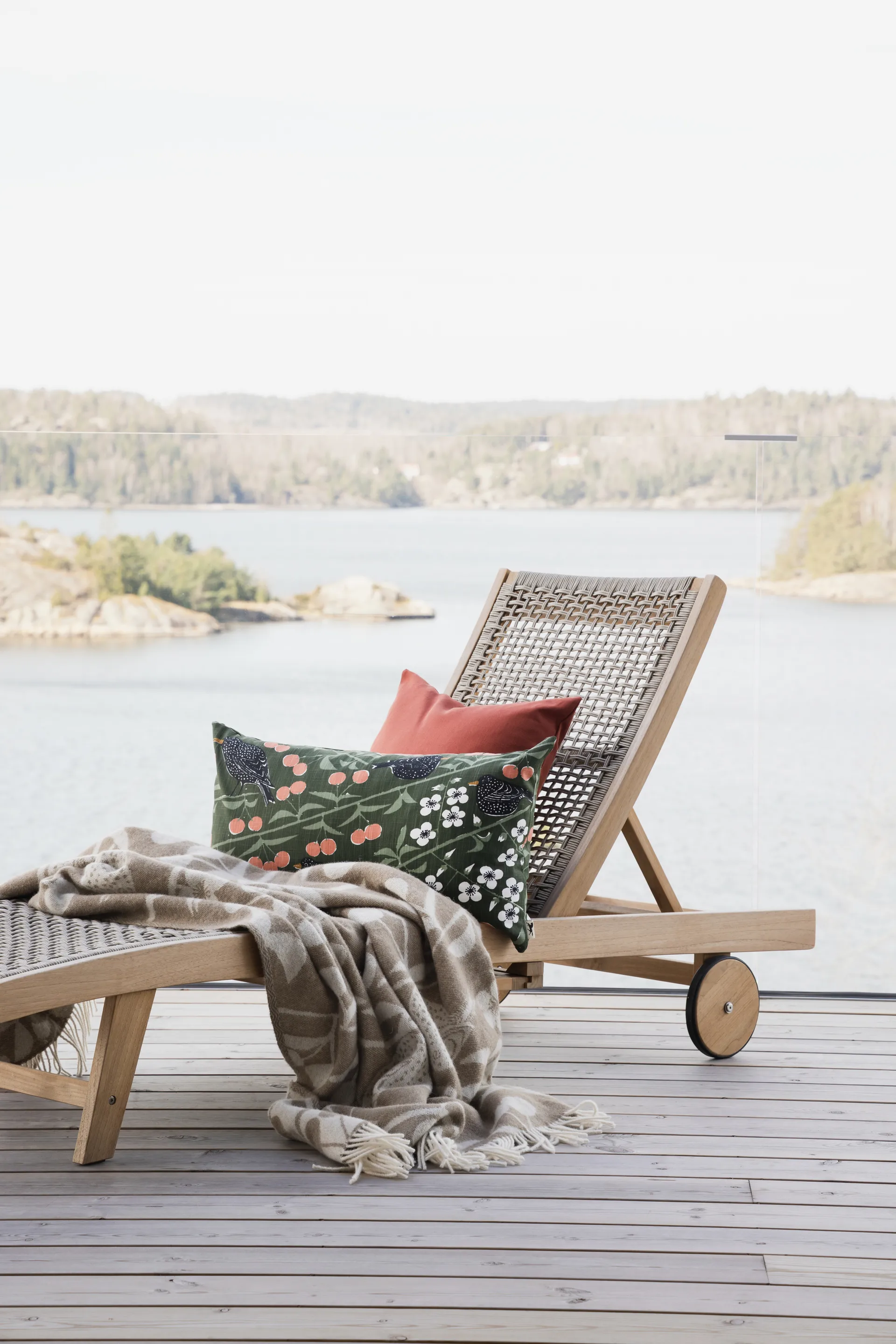 Körsbärsträdgården pledd 130x170 cm, Brun-offwhite Almedahls