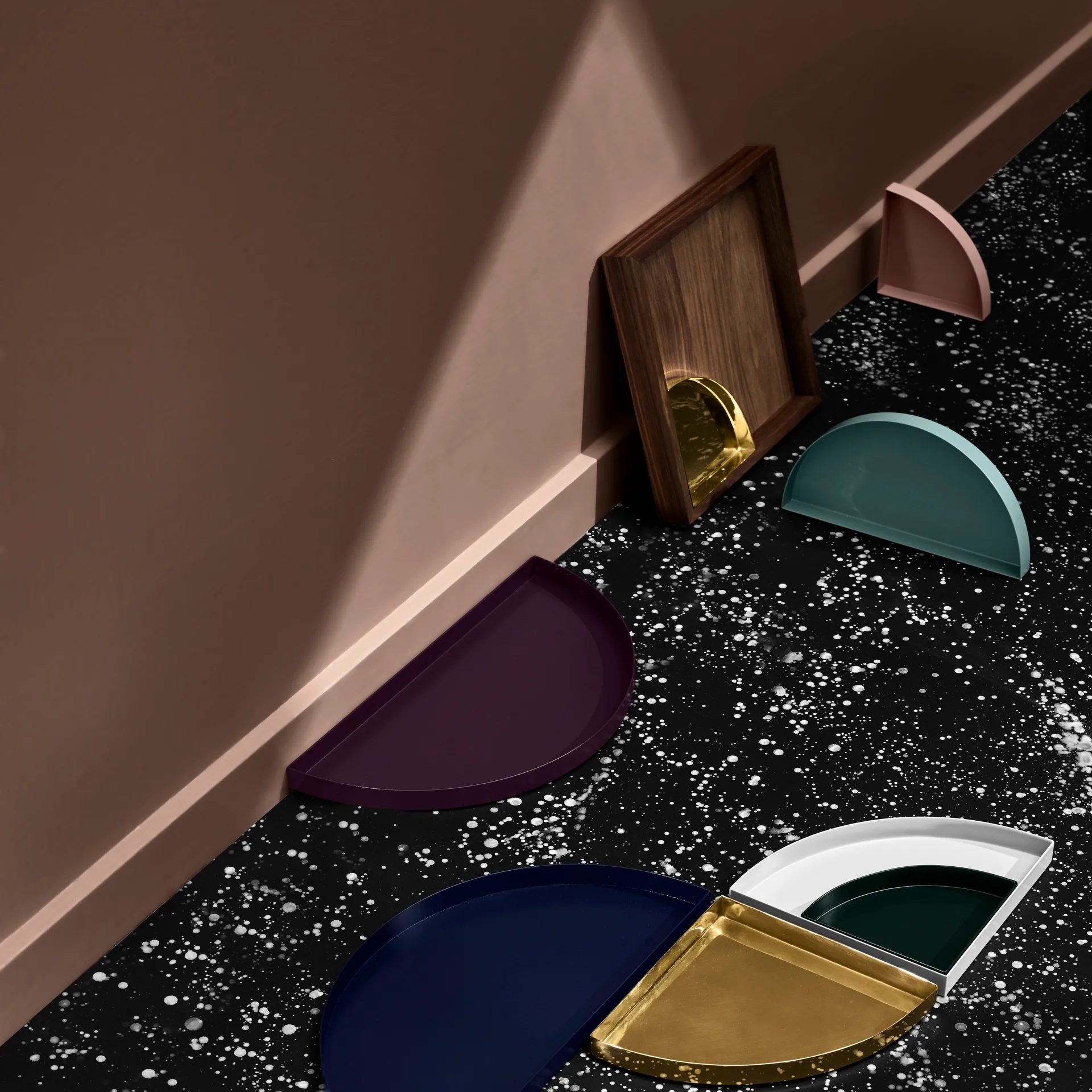 Unity square brett valnøtt, liten AYTM