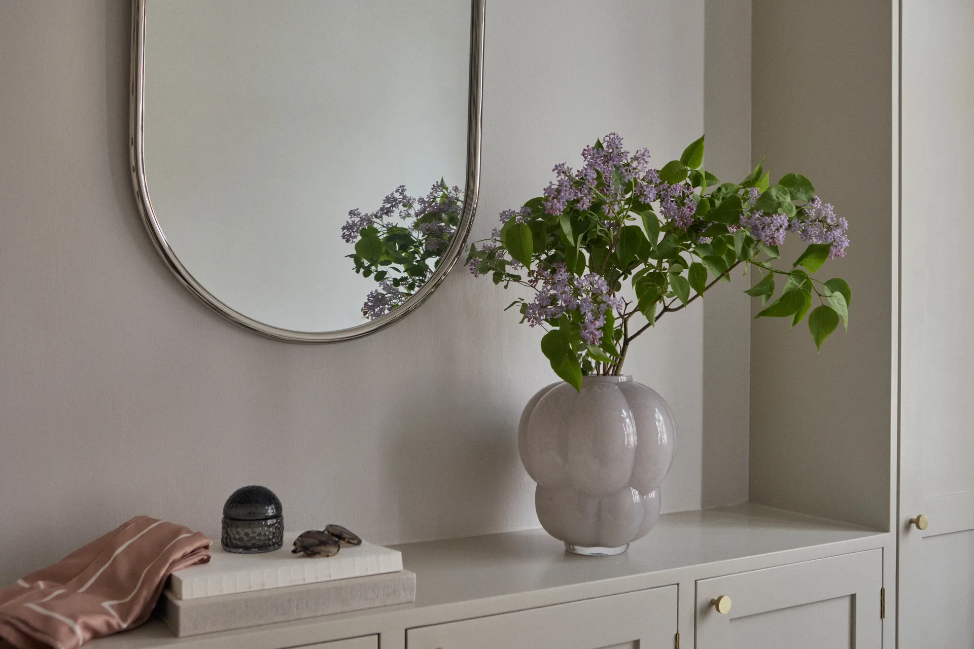 Uva vase 35 cm, Dove Grey AYTM