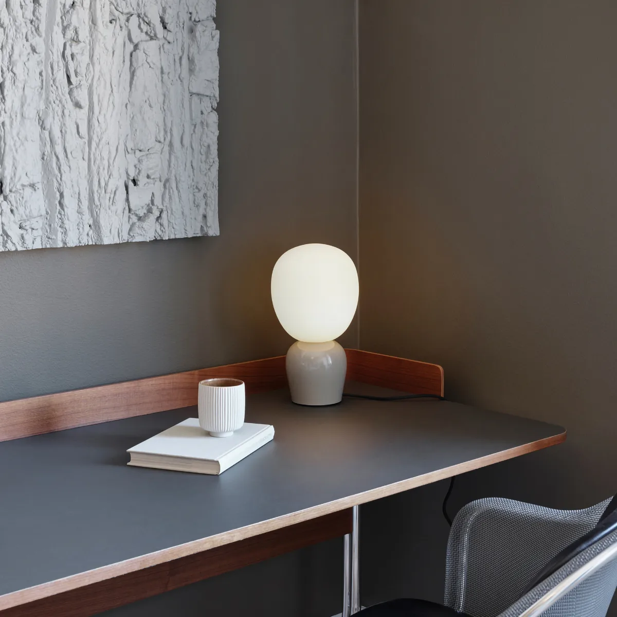 Buddy bordlampe opalglass, Soft greige Belid