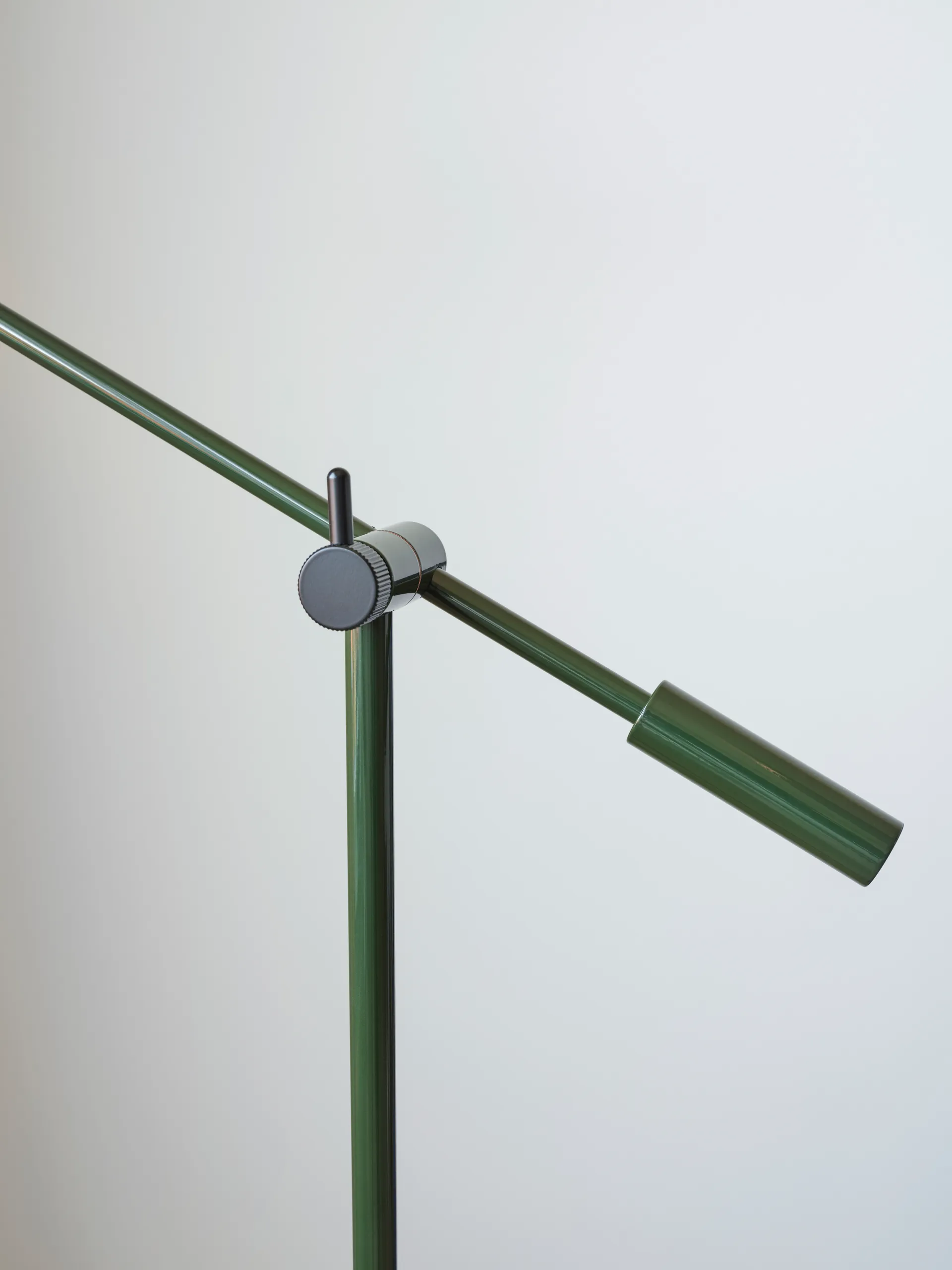 Cato gulvlampe 134 cm, Blank skogsgrønn-mattsvart Belid