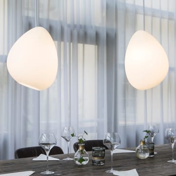 Ocean taklampe opalglass - hvit stoffledning - Belid