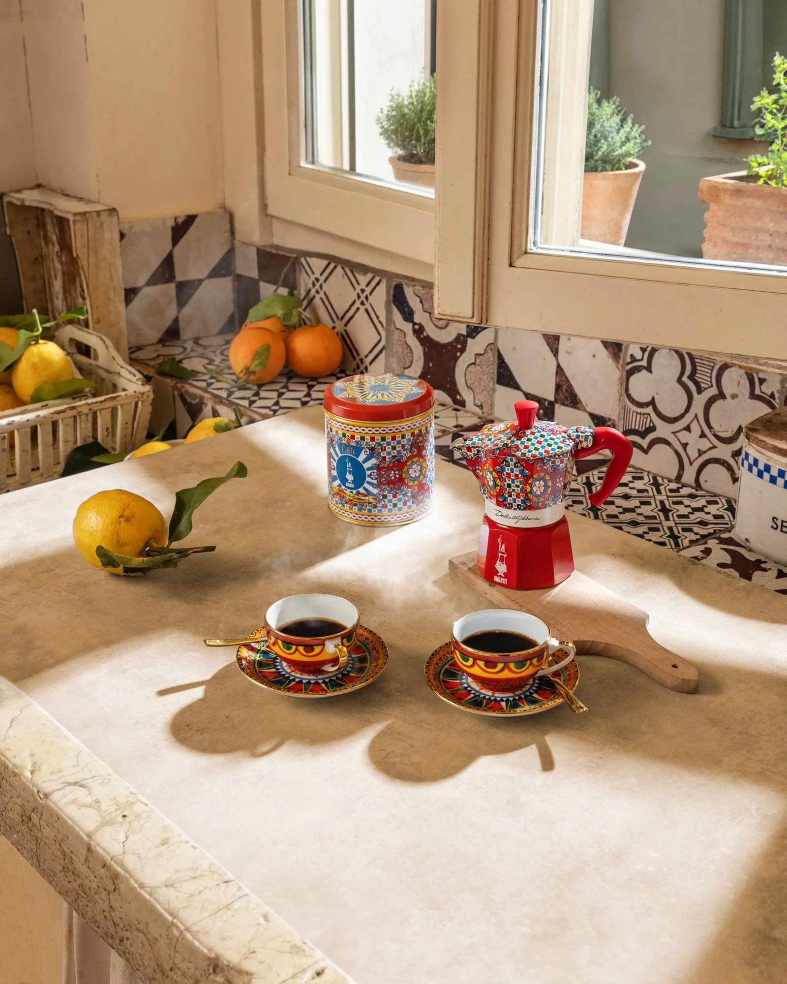 Bialetti x Dolce & Gabbana mokkakanne, Sicilian cart, 3 kopper Bialetti