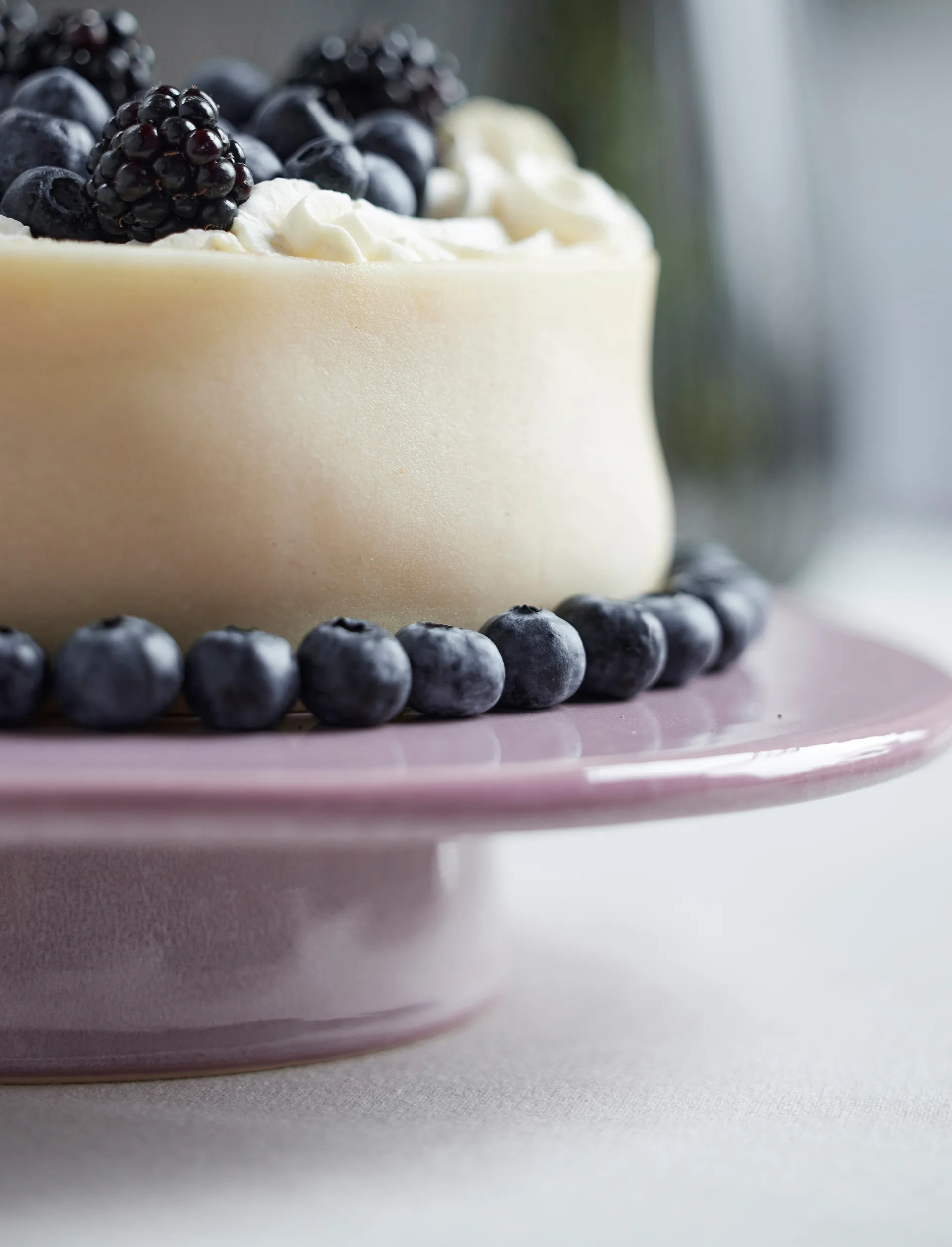 Bitz kakefat på fot Ø 30 cm, Lyse rosa Bitz