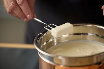 Blandingsbolle med silikonbunn latte - 1,5 liter - Blomsterbergs