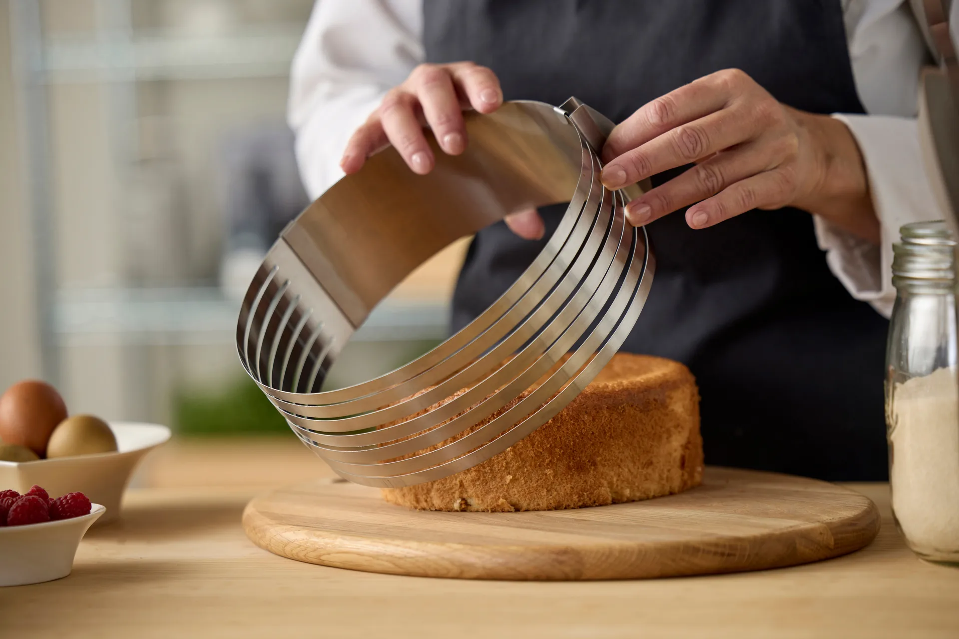 Blomsterbergs justerbar kakeskjærer 24-30 cm, Stål Blomsterbergs