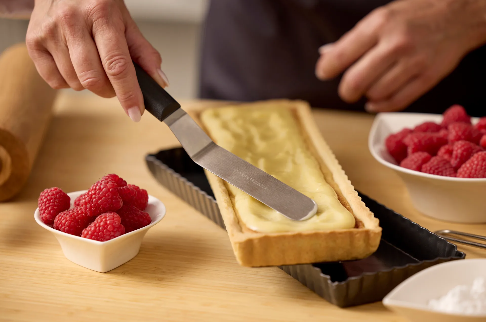 Blomsterbergs paiform rektangulær 35x11x2,6 cm, Dark grey Blomsterbergs