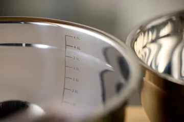 Miksebolle med silikonbunn latte - 5 liter - Blomsterbergs