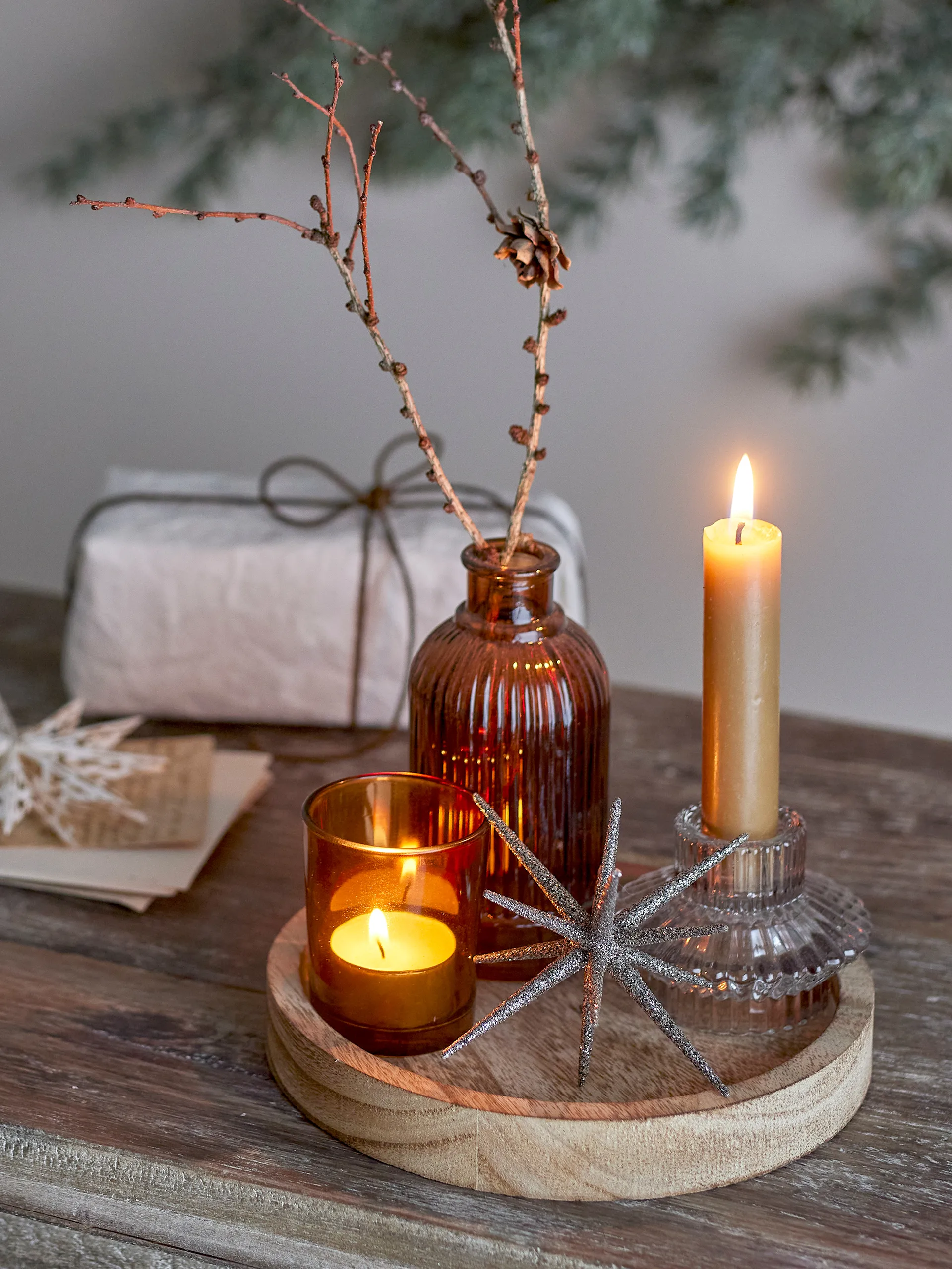 Sanga rund serveringsbrett med dekorasjonsobjekter, 6 deler, Gull Bloomingville