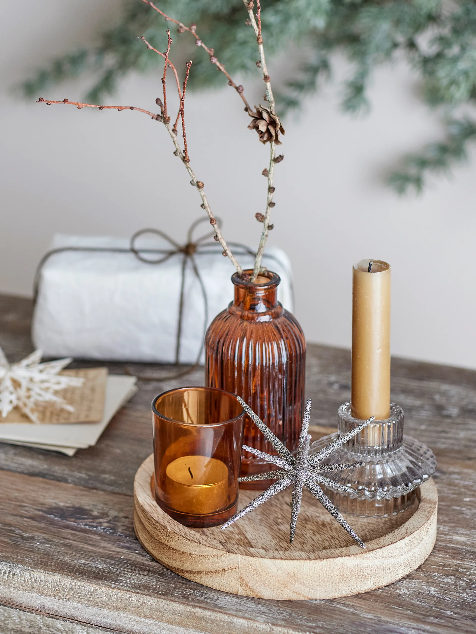 Sanga rund serveringsbrett med dekorasjonsobjekter, 6 deler, Gull Bloomingville