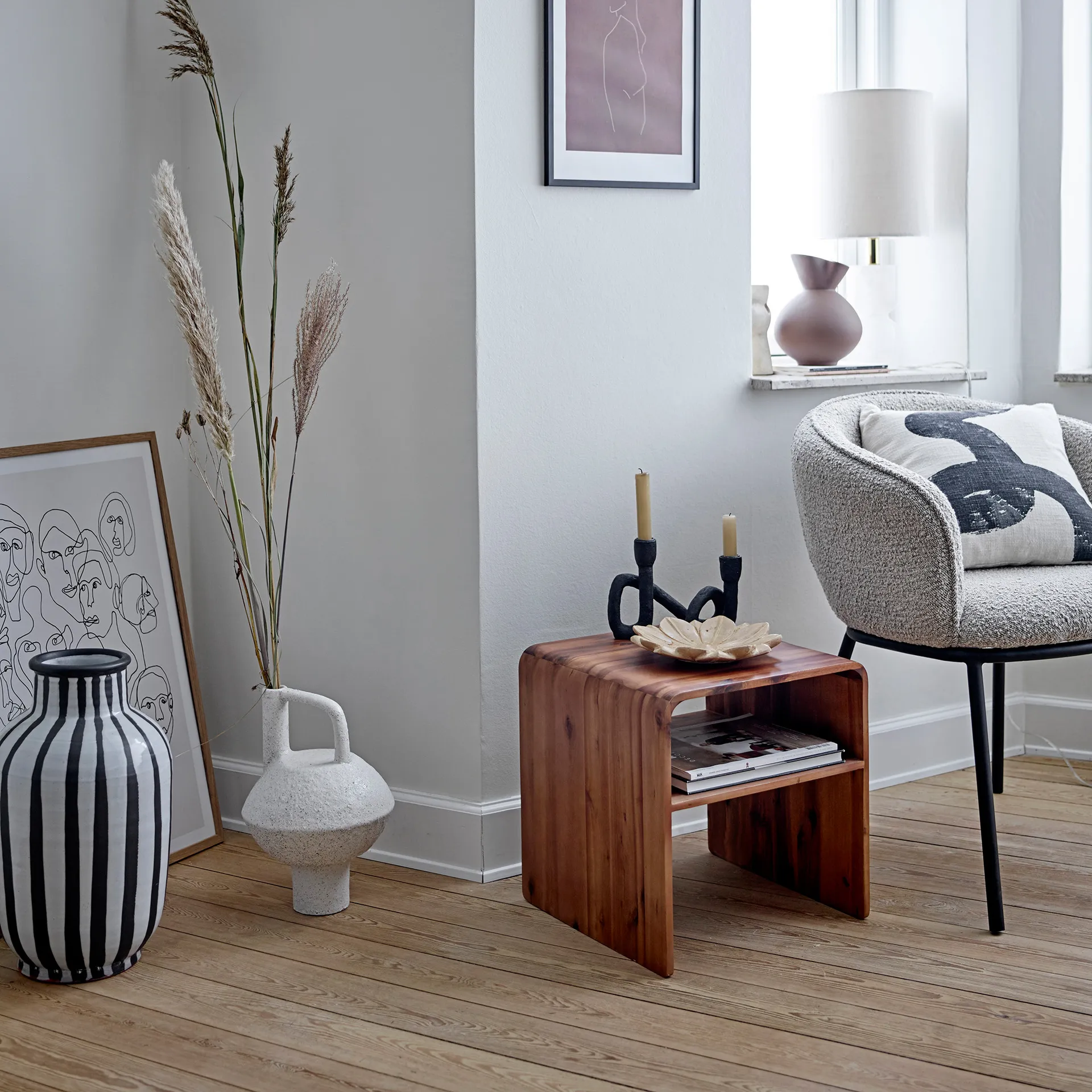 Schila vase terrakotta 44 cm, Svart-hvit Bloomingville