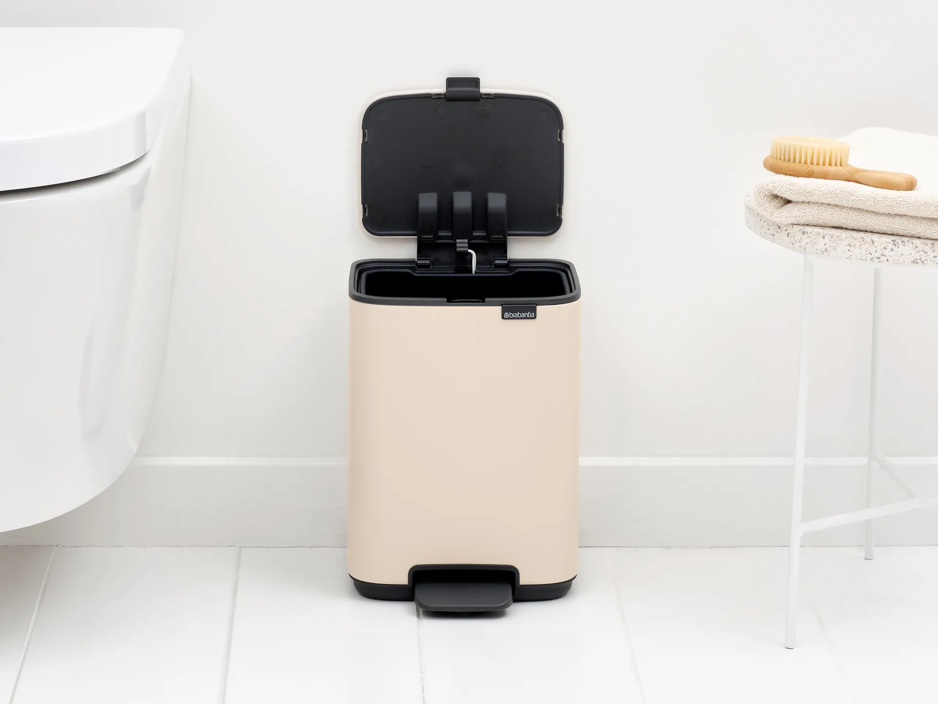 Bo pedalbøtte 4 L, Soft Beige Brabantia