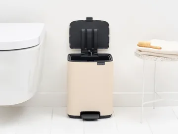 Bo pedalbøtte 7 l - Soft Beige - Brabantia