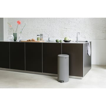 New Icon pedalbøtte 30 liter - Mineral concrete grey - Brabantia