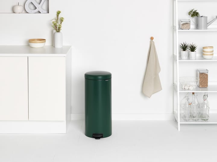 New Icon pedalbøtte 30 liter, Pine green Brabantia