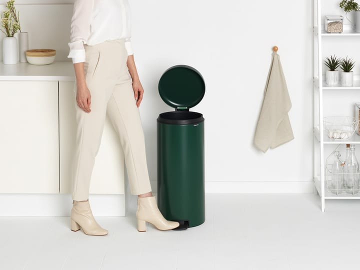 New Icon pedalbøtte 30 liter, Pine green Brabantia