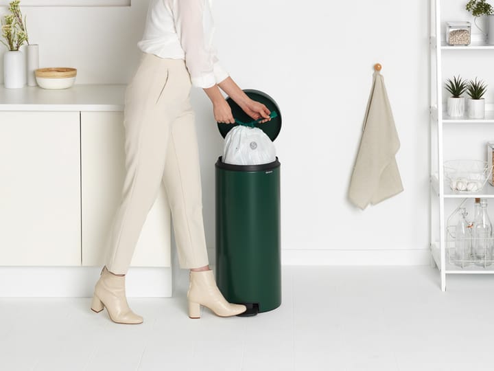 New Icon pedalbøtte 30 liter, Pine green Brabantia