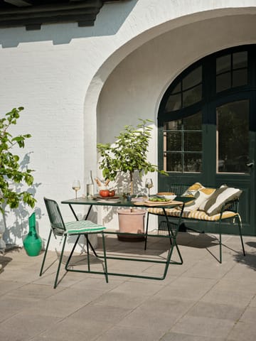 Eden benk med armlene - Forest green - Broste Copenhagen