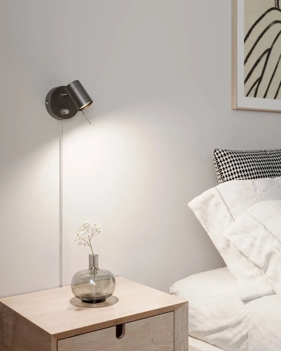 Correct vegglampe, Stålgrå By Rydéns