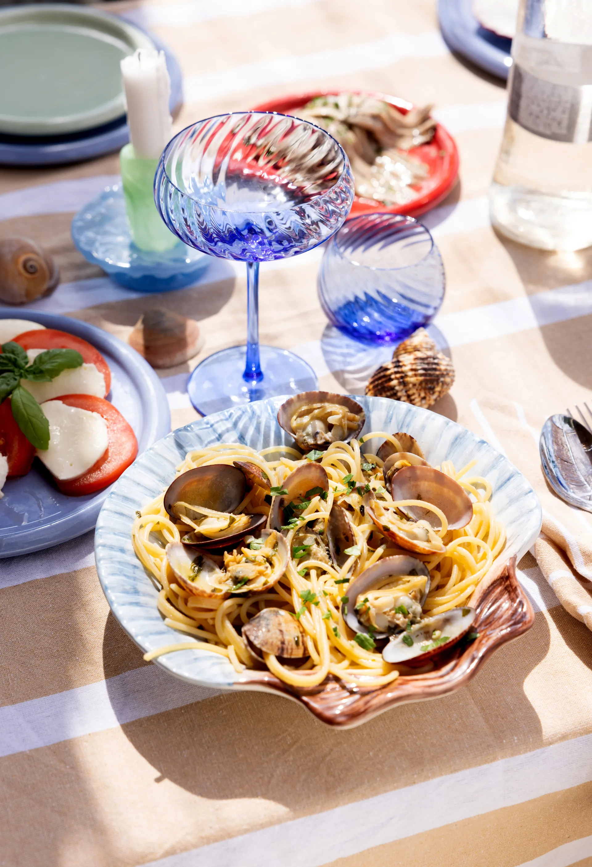 Armona tallerken 23,5x23,5 cm, Lyseblå Byon