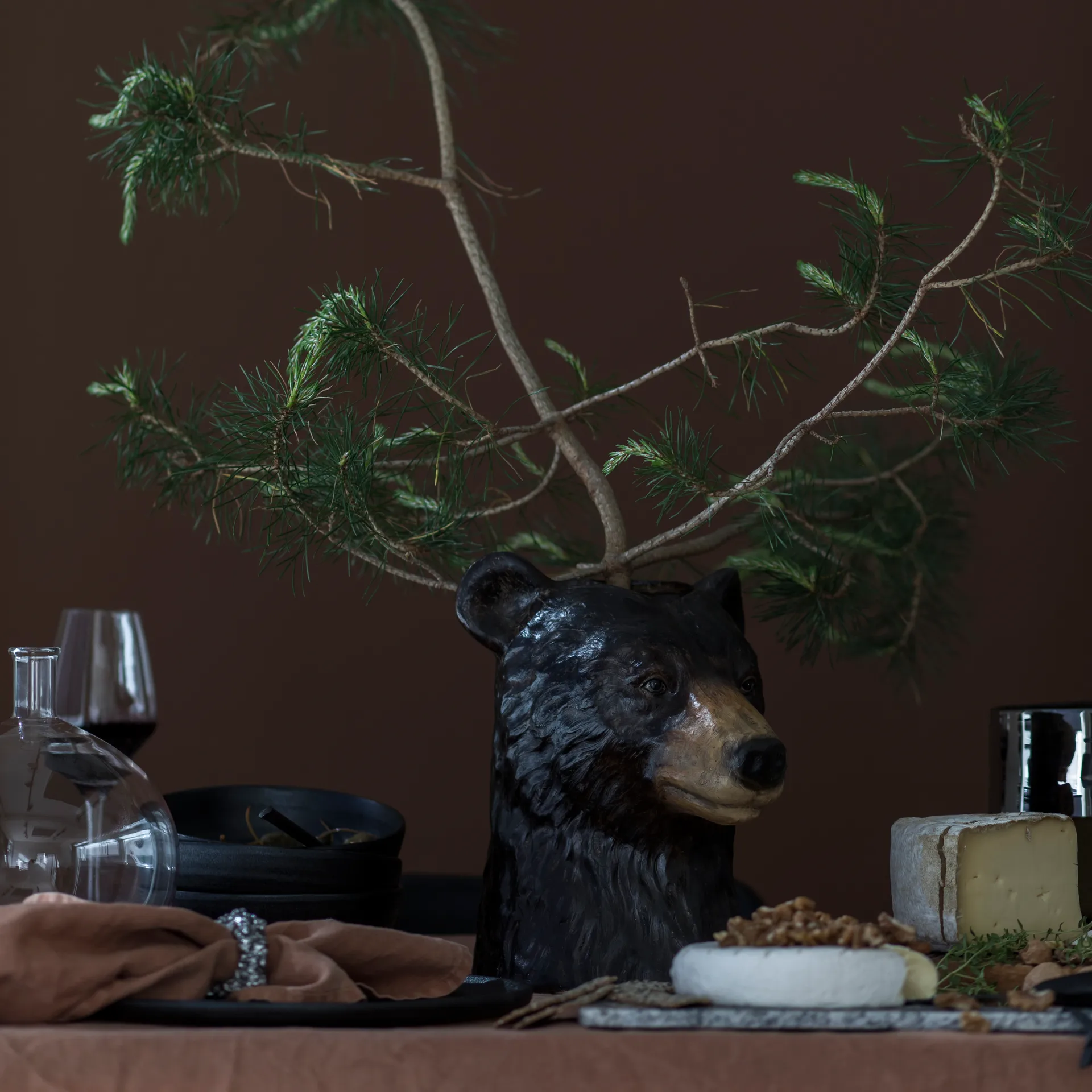 Bear vase, Brun Byon