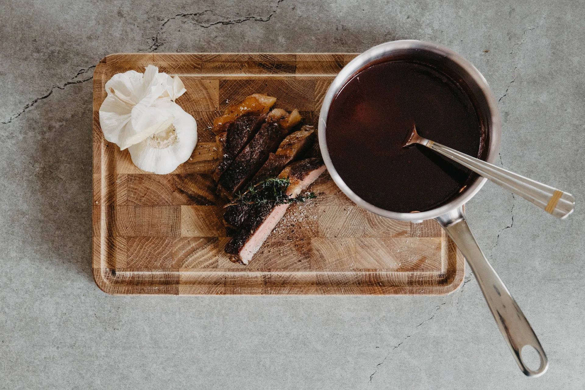 Skjærebrett Eik Stavlimt med renne, 30x20 cm Culimat