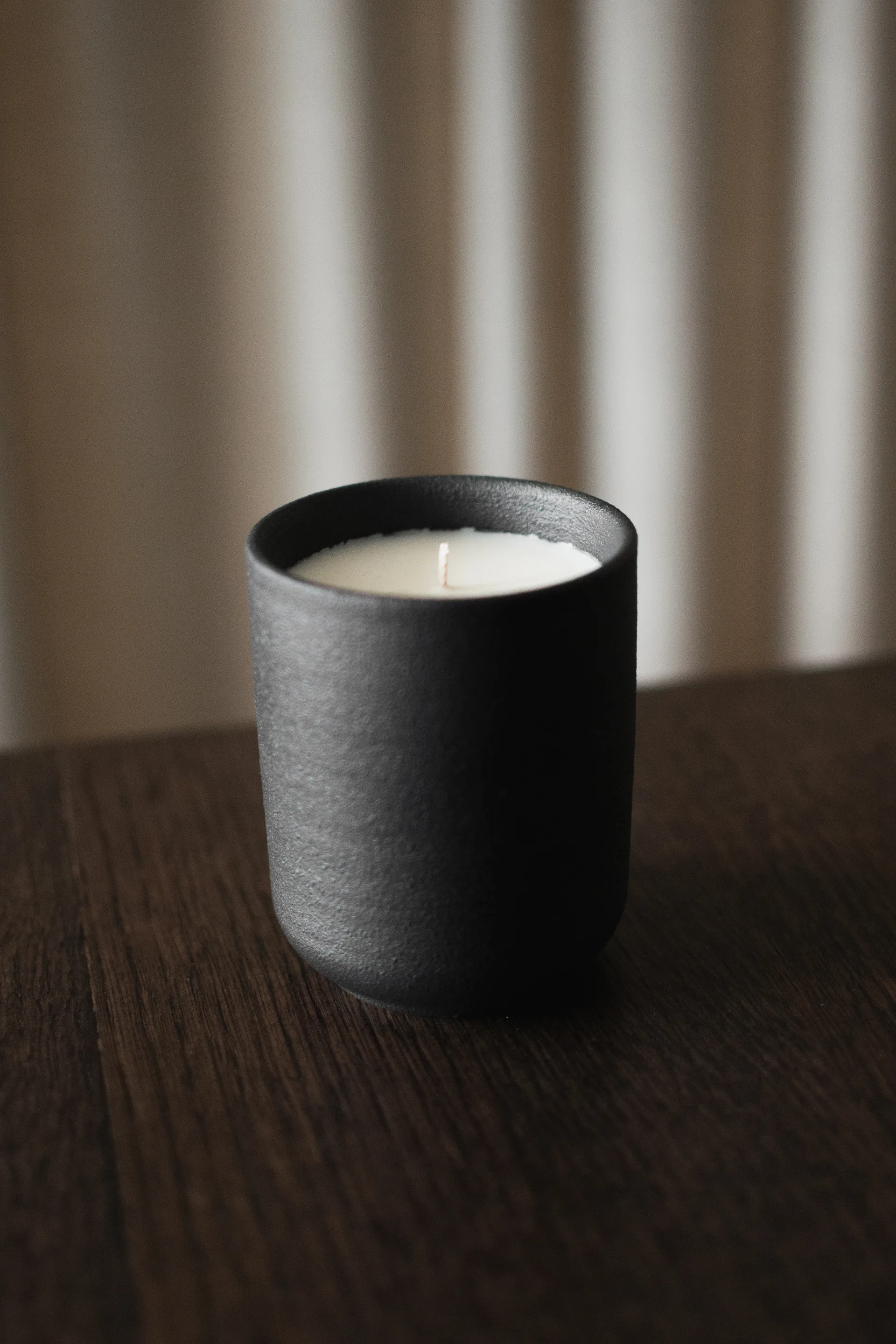 Burn duftlys 60 t, Black DBKD