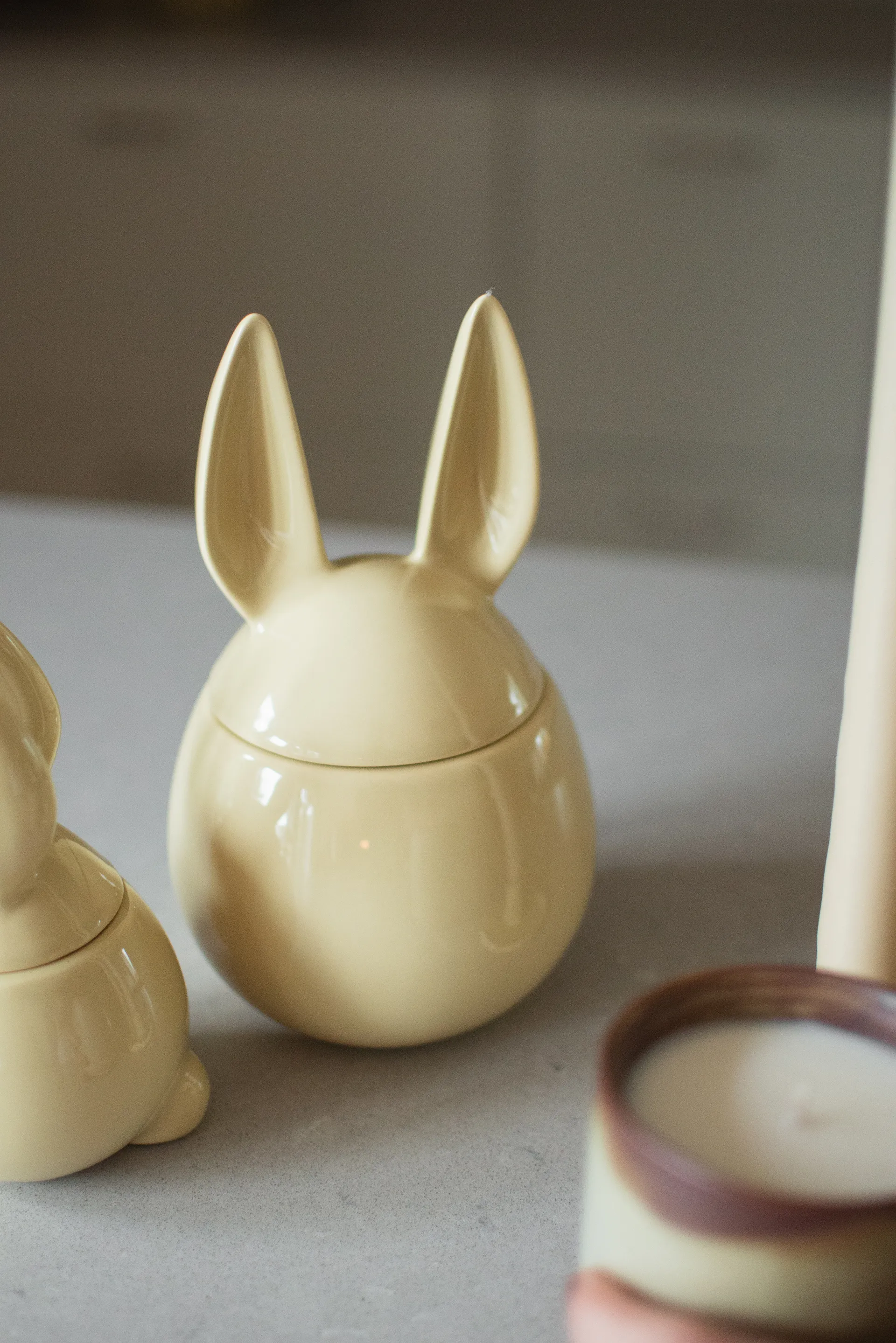 DBKD Eating Rabbit, bolle stor, Shiny yellow DBKD