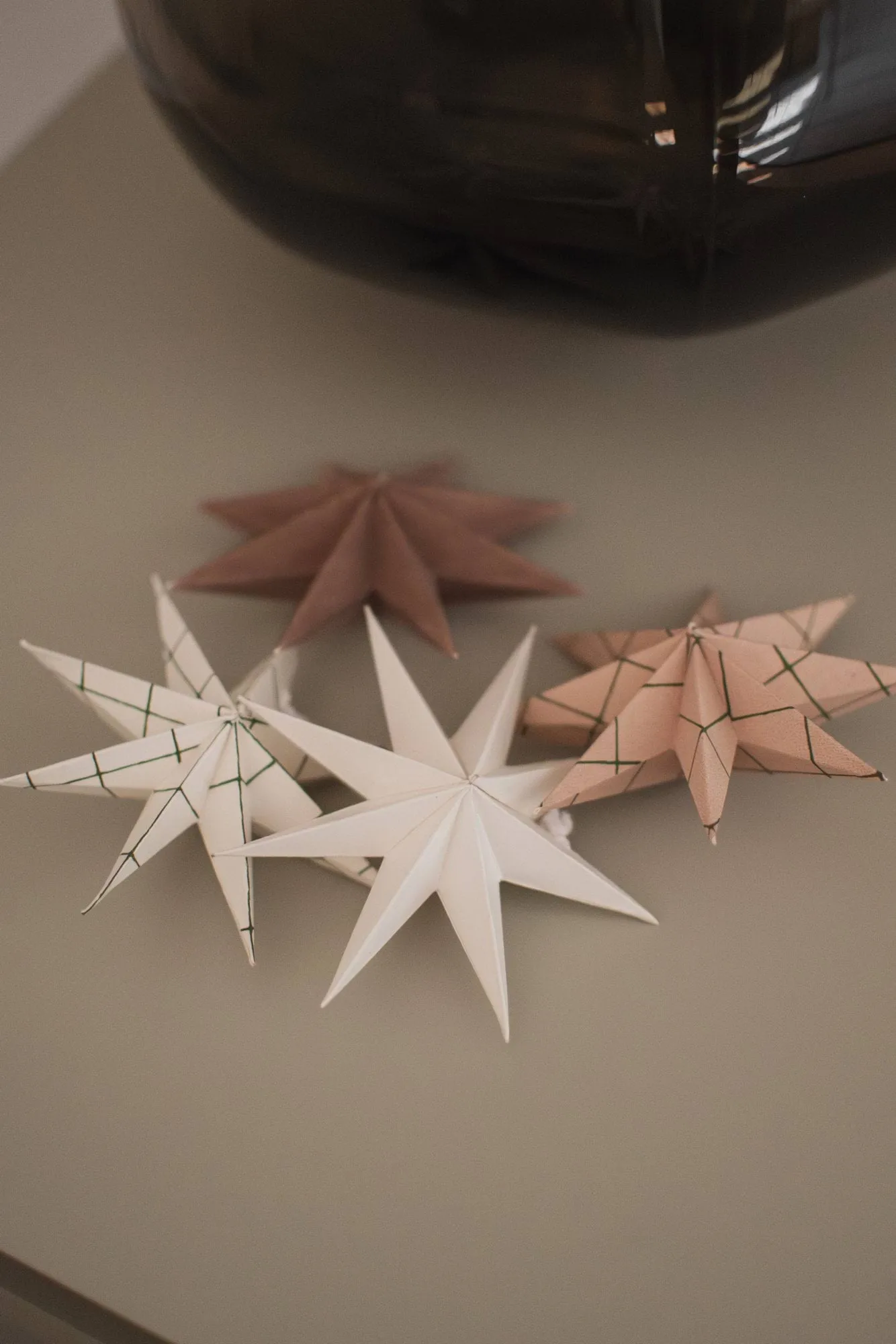 Paper winter star dekorasjonshengel, Square sand, small, Ø9 cm DBKD