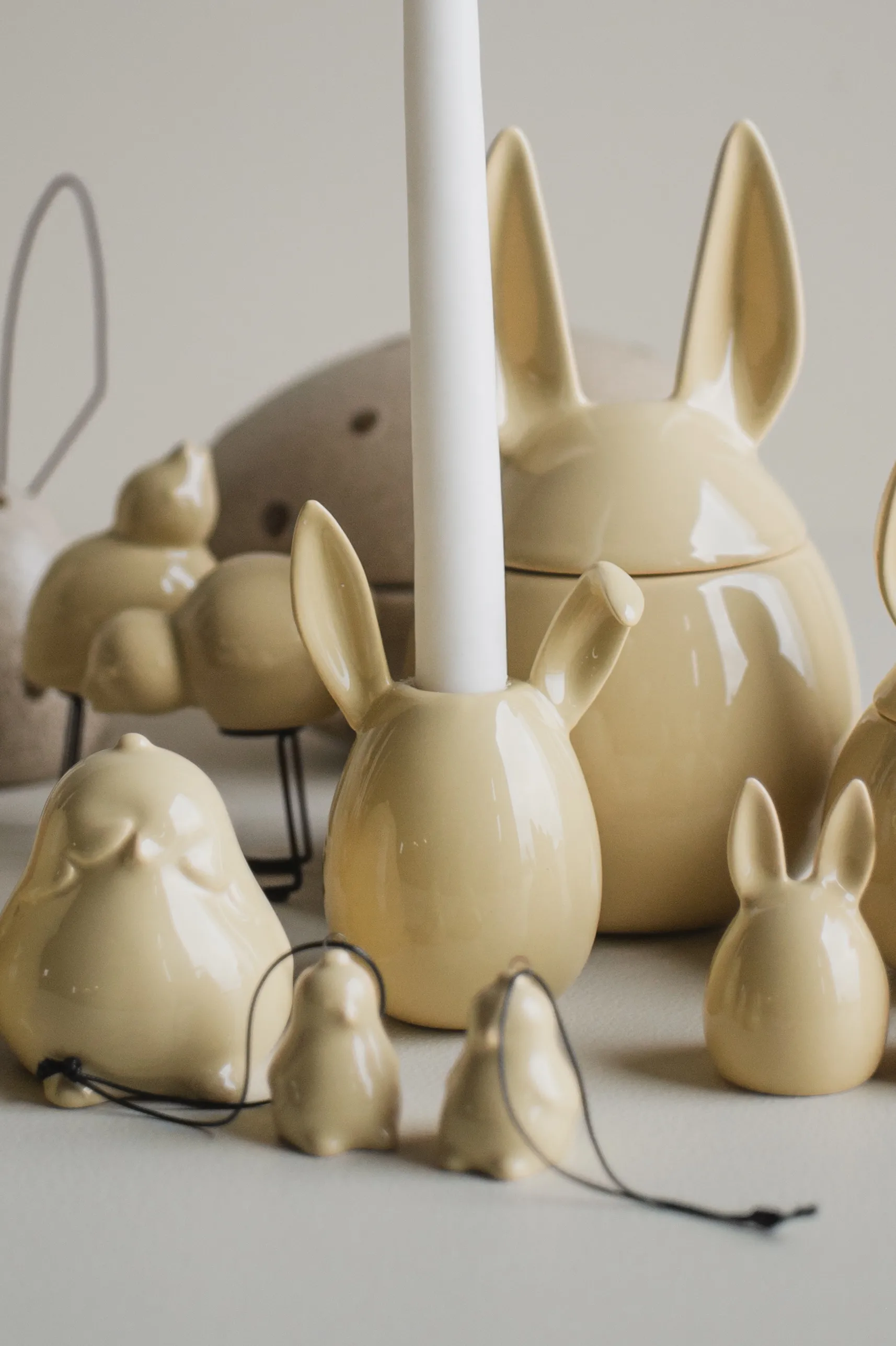 Rabbit lysestake 13 cm, Shiny yellow DBKD