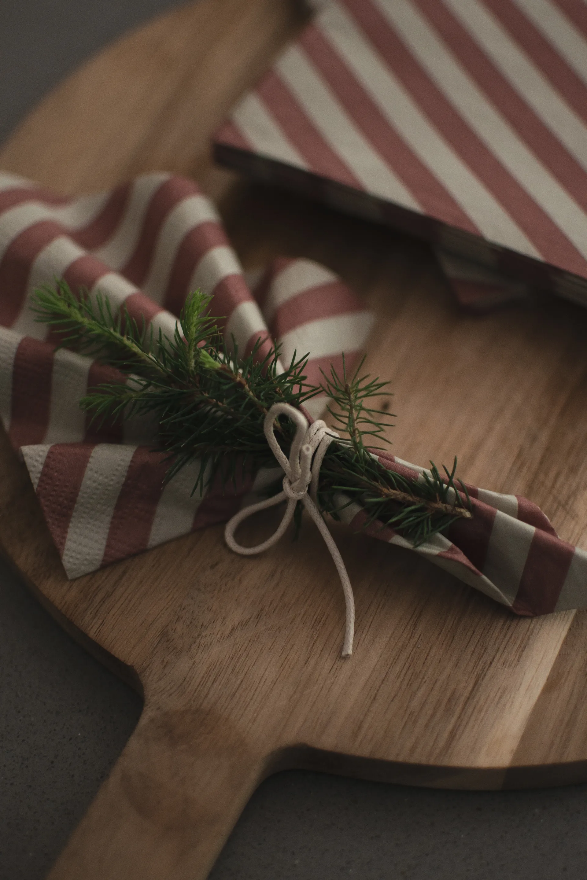 Stripe papirserviett 33x33 cm 20-pakn., Dark red DBKD