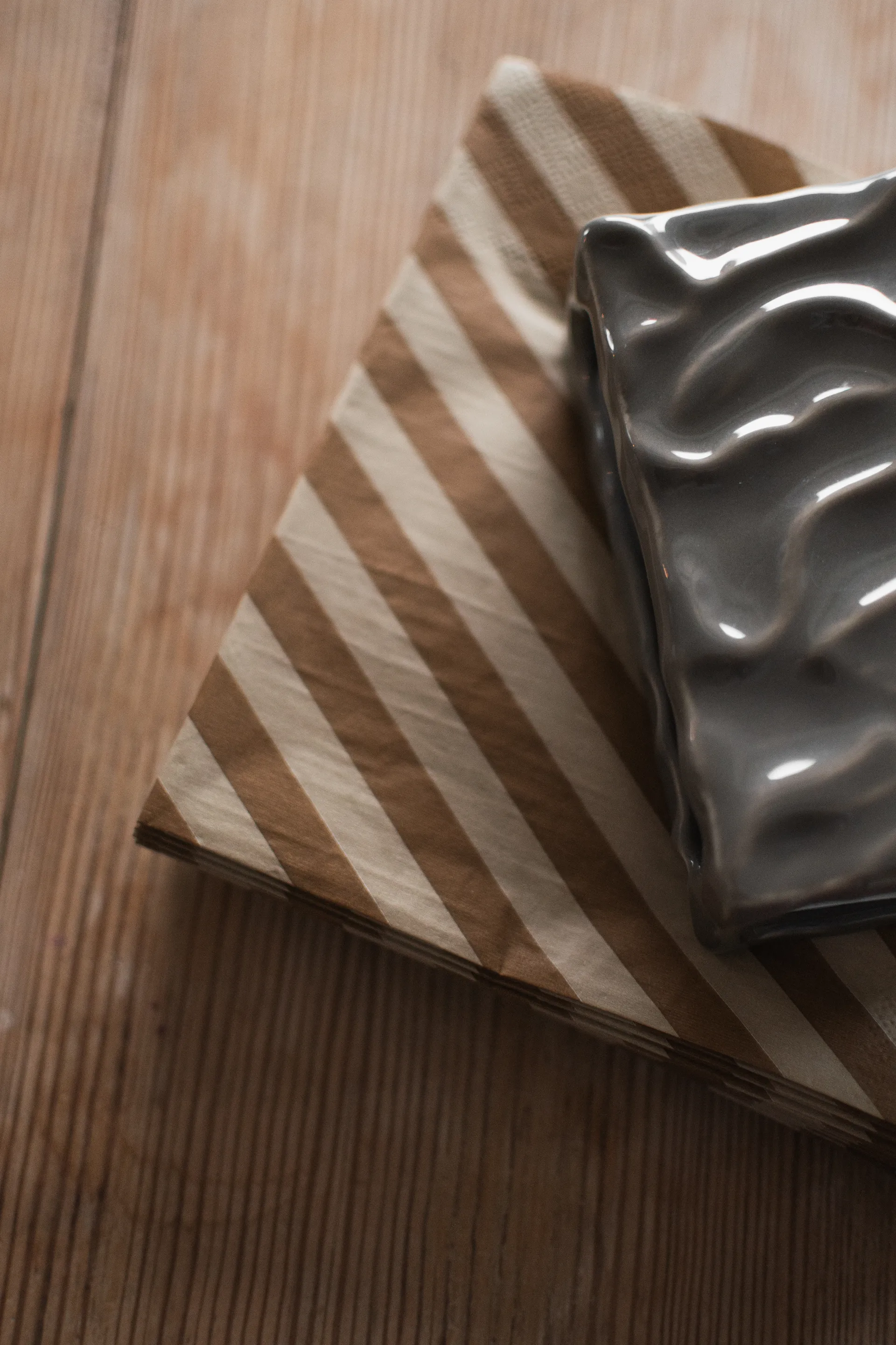 Stripe papirserviett 33x33 cm 20-pakn., Nougat DBKD