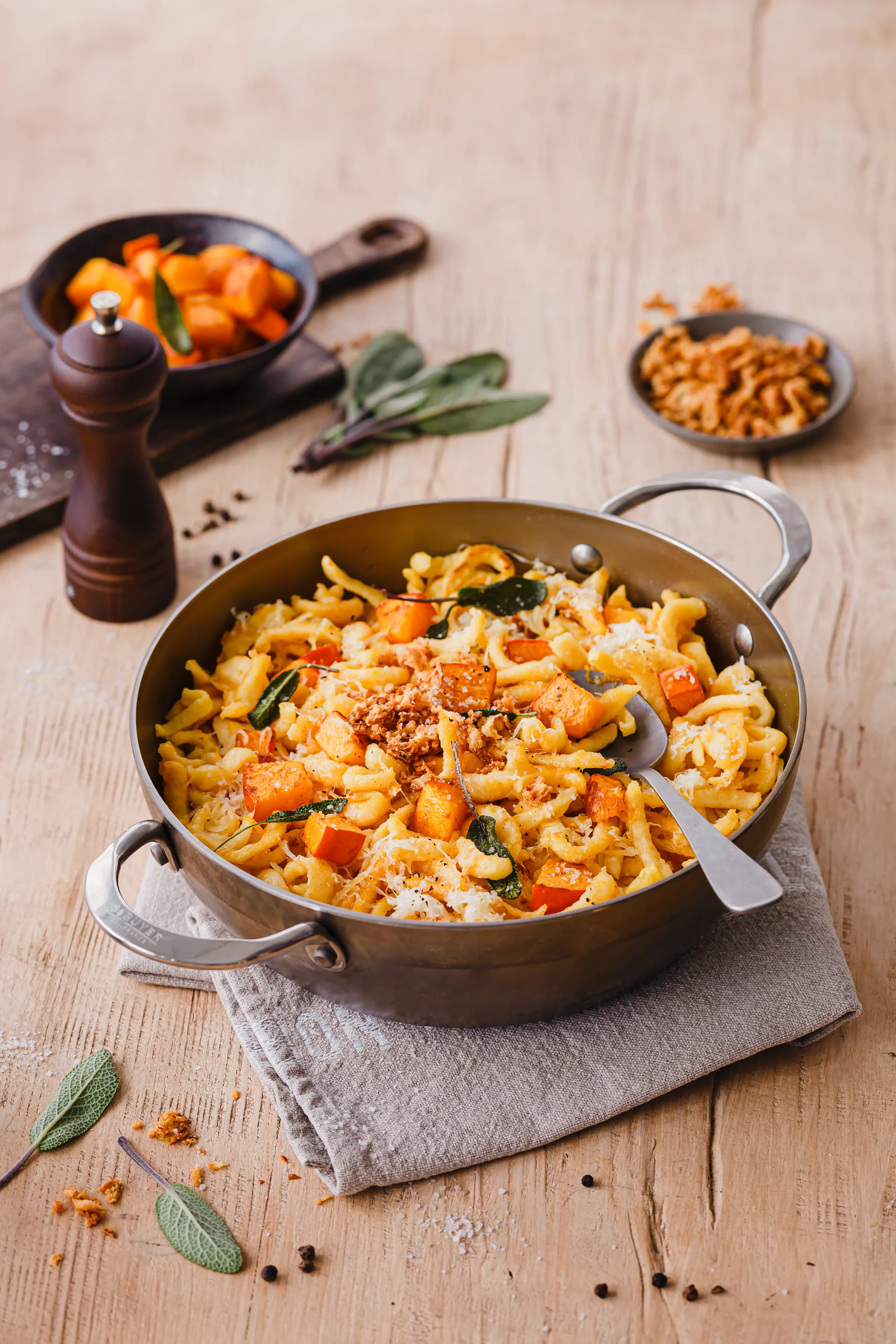 Mineral B Country traktørpanne, 24 cm De Buyer