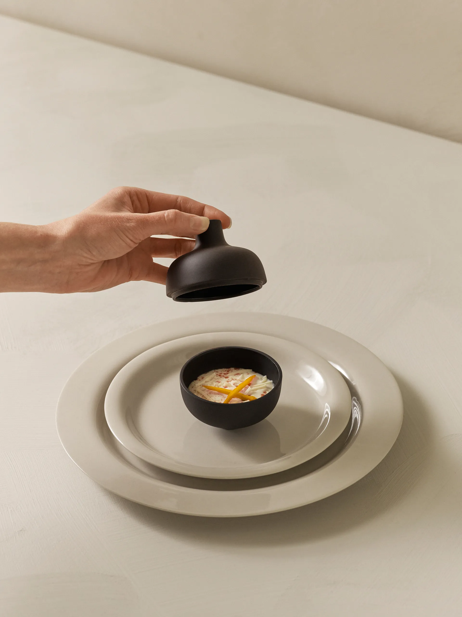 Sand skål med lokk S Ø 8,2 cm, Black clay Design House Stockholm