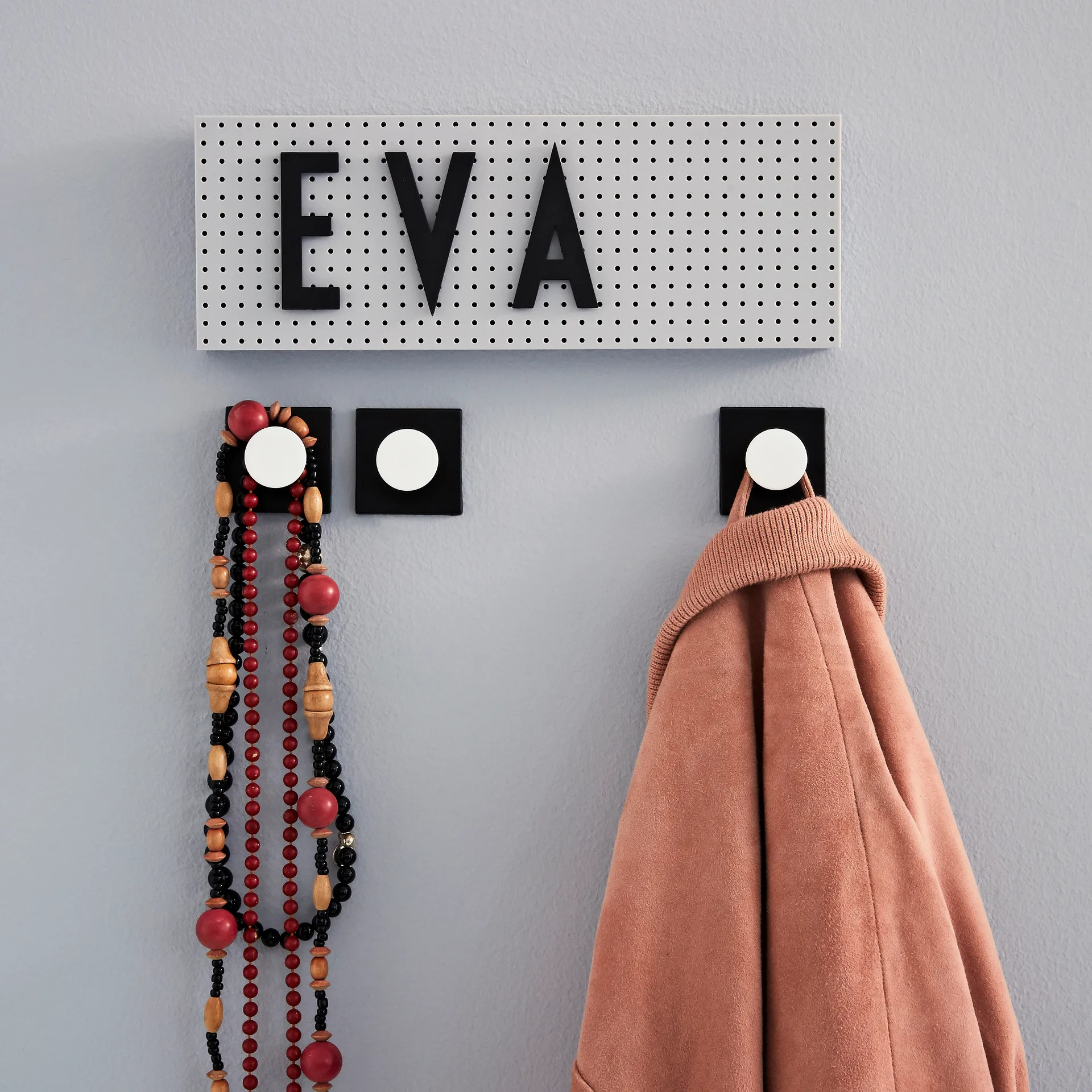 Design Letters Bokstavstavle The Sign, grå Design Letters