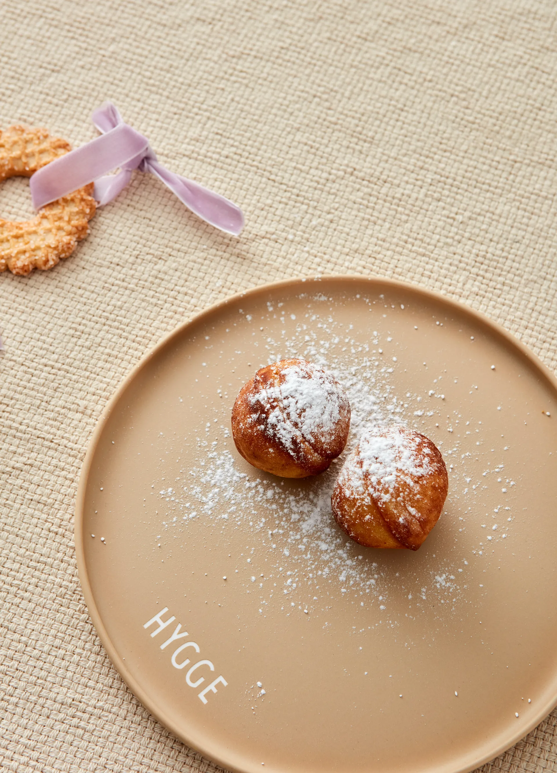 Design Letters favorittallerken Ø 22 cm, Hygge-beige Design Letters