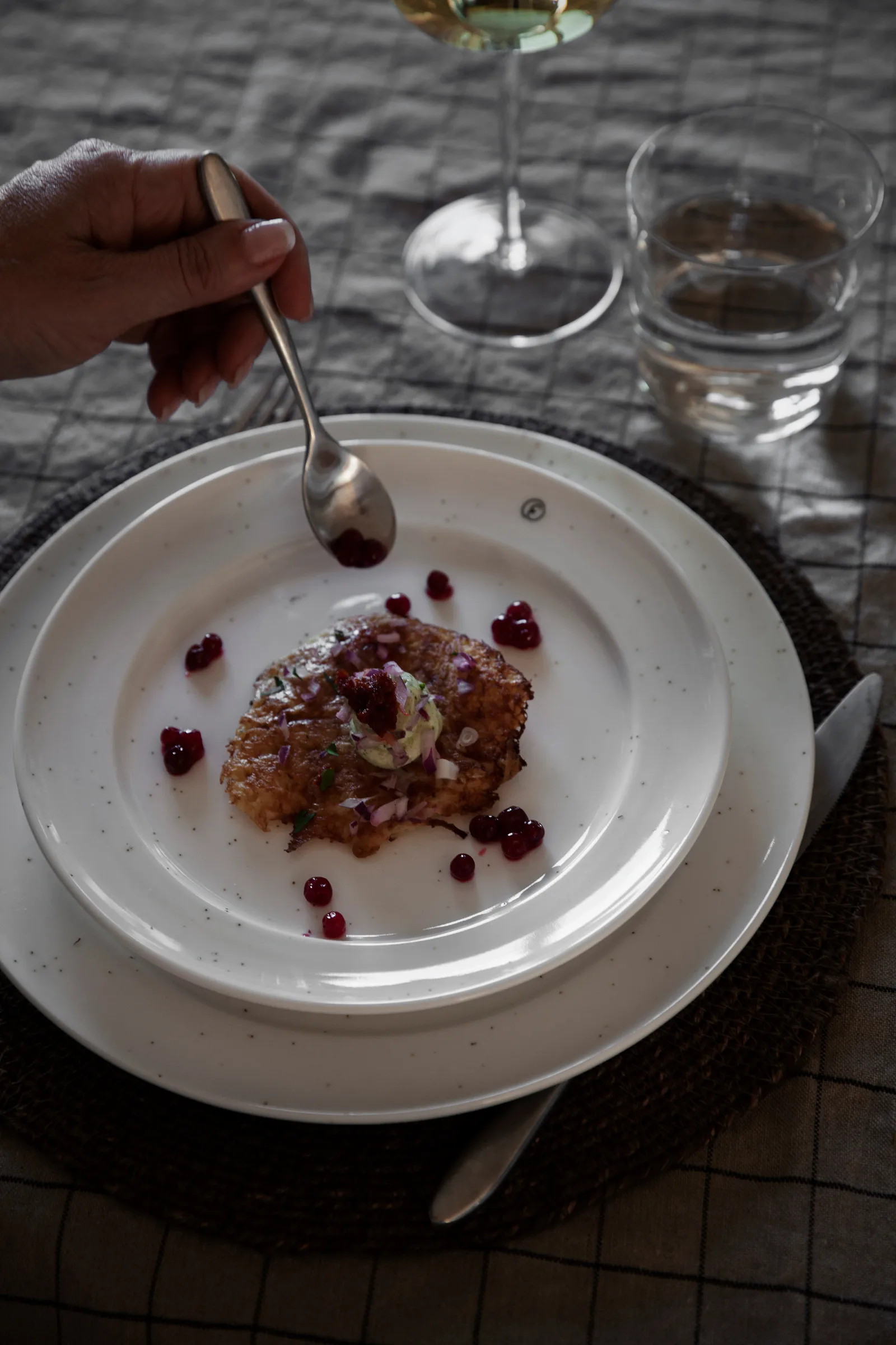 Ernst asjett Ø 22 cm, Vanilje ERNST