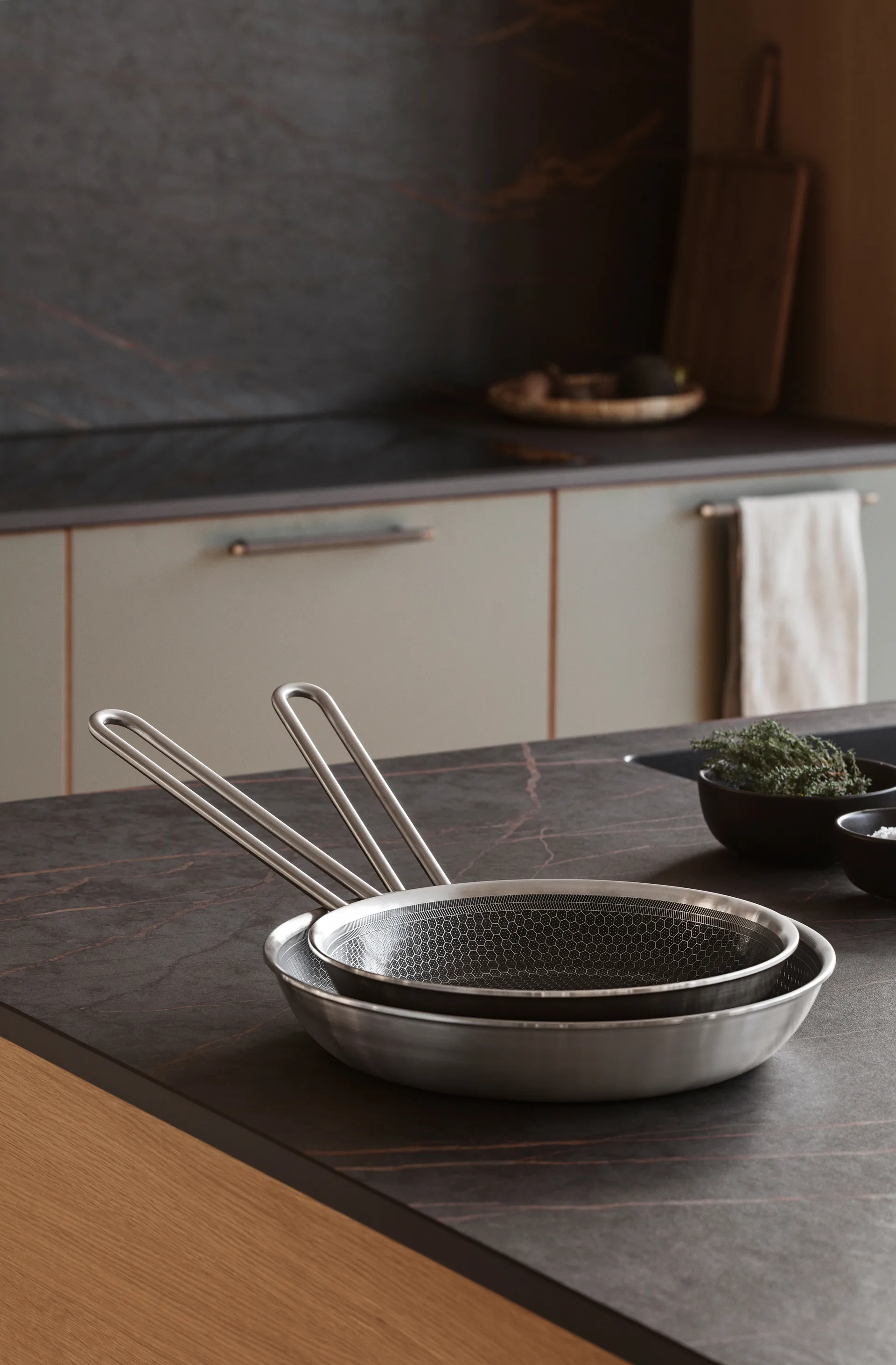 Eva Trio Multi stekepannesett Mosaic Slip-Let, 2 deler Eva Solo