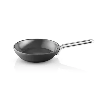 Professional Laser Titanium Slip-Let stekepanne - Black, Ø20 cm - Eva Solo