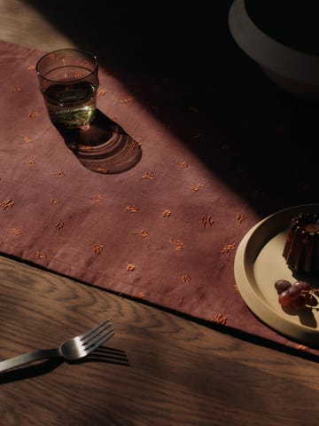 Baies løper 40x180 cm - Dark grape-picante - Ferm Living