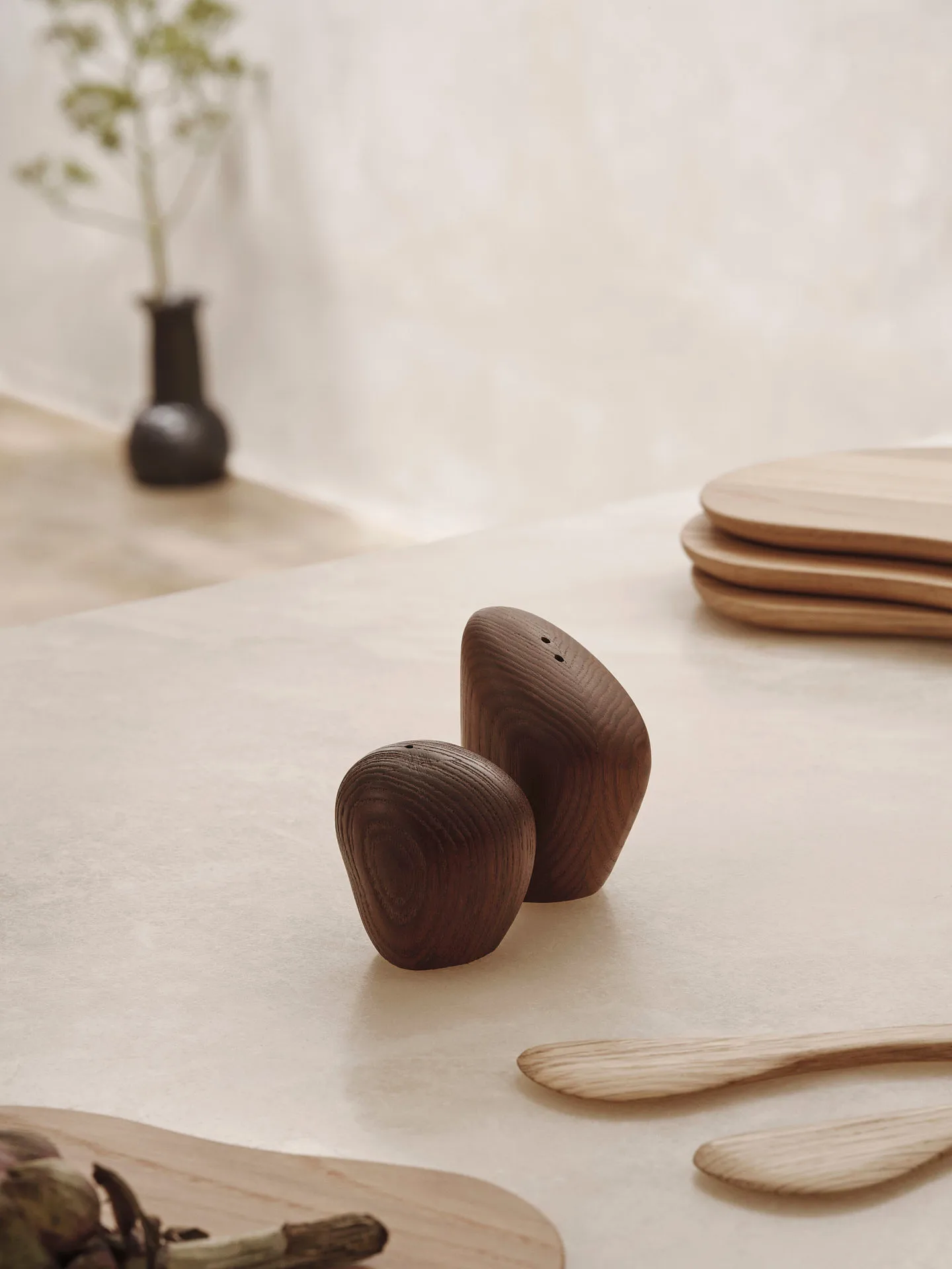 Cairn salt- og pepperkar, Dark brown Ferm Living