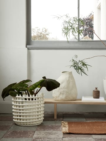 Ceramic flettet kurv Ø 35 cm - Off-white - Ferm Living