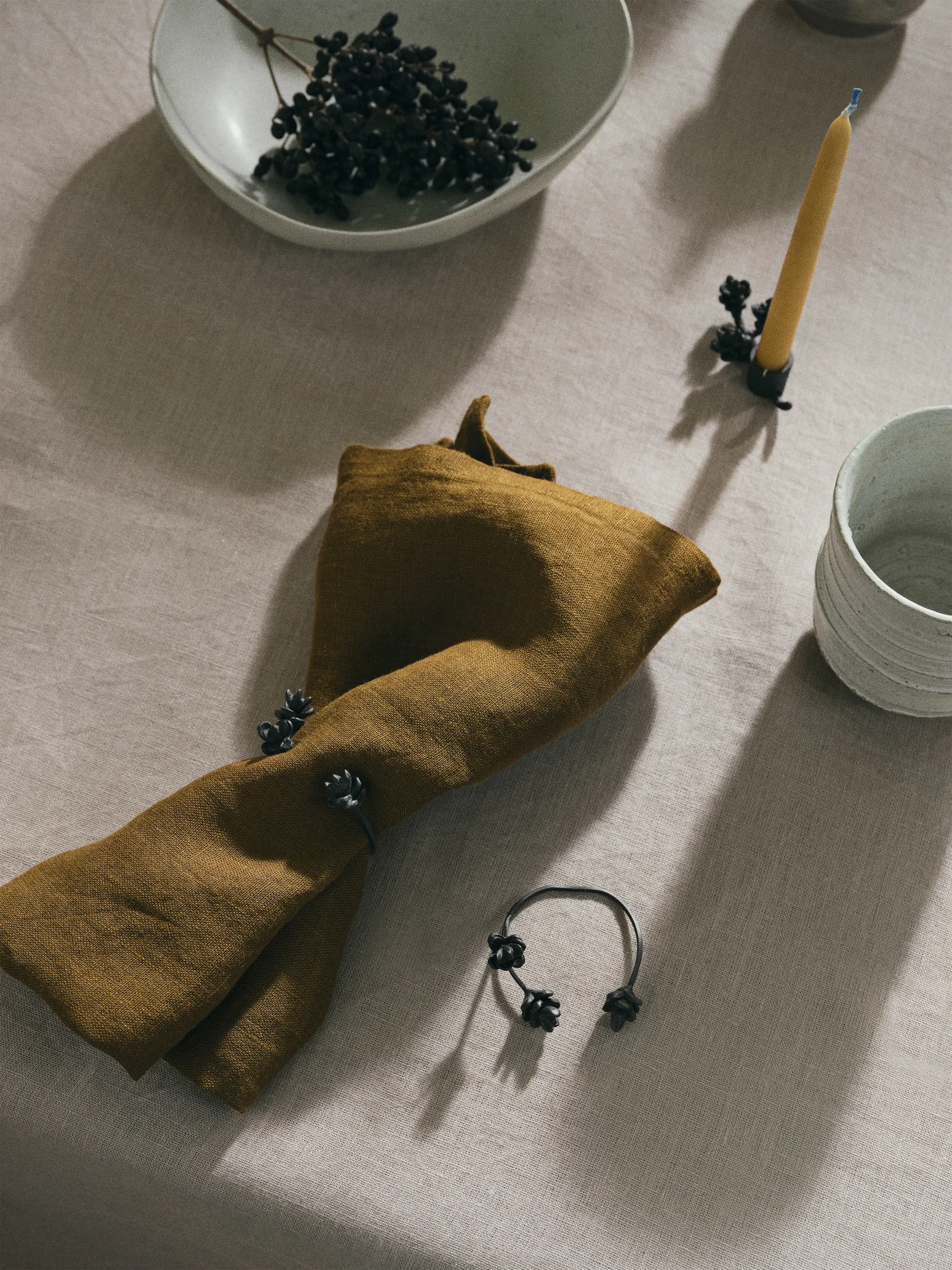 Forest serviettring 4-pakning, Black brass Ferm Living