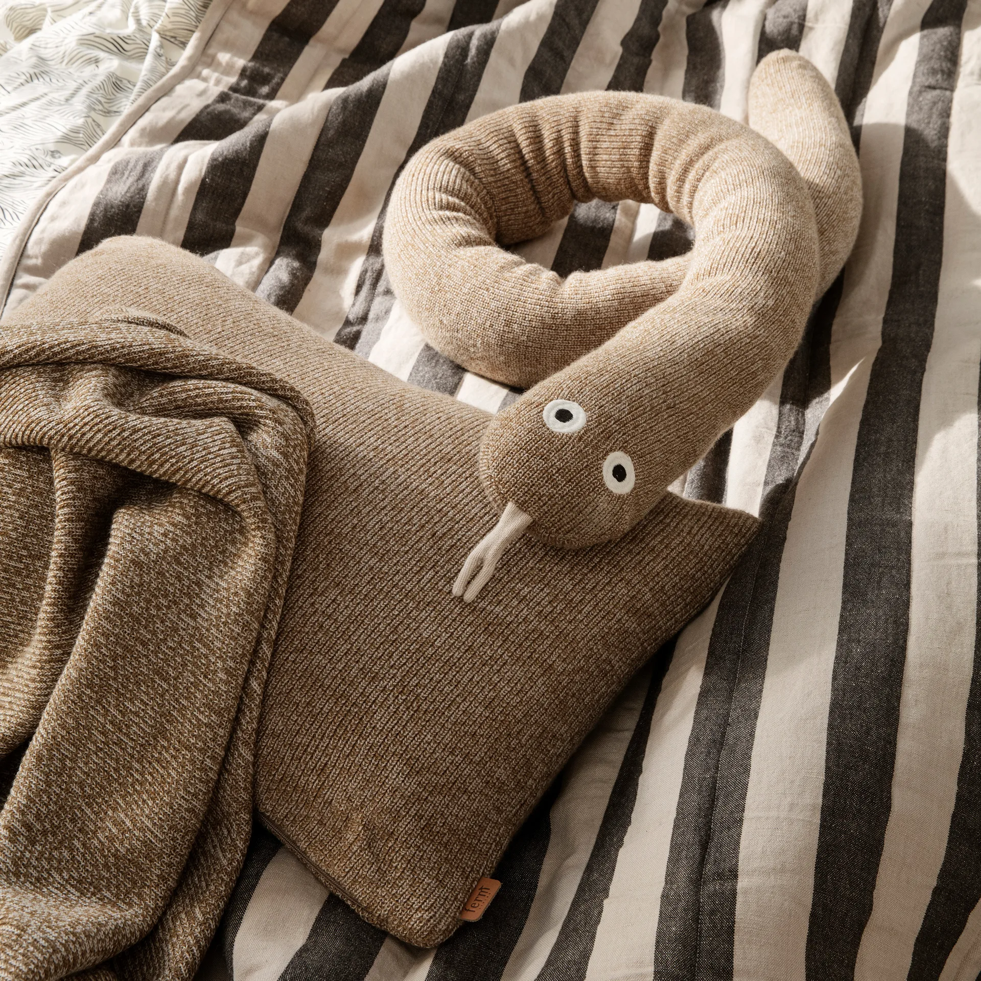 Grand pledd 120x170 cm, Sand-black Ferm Living