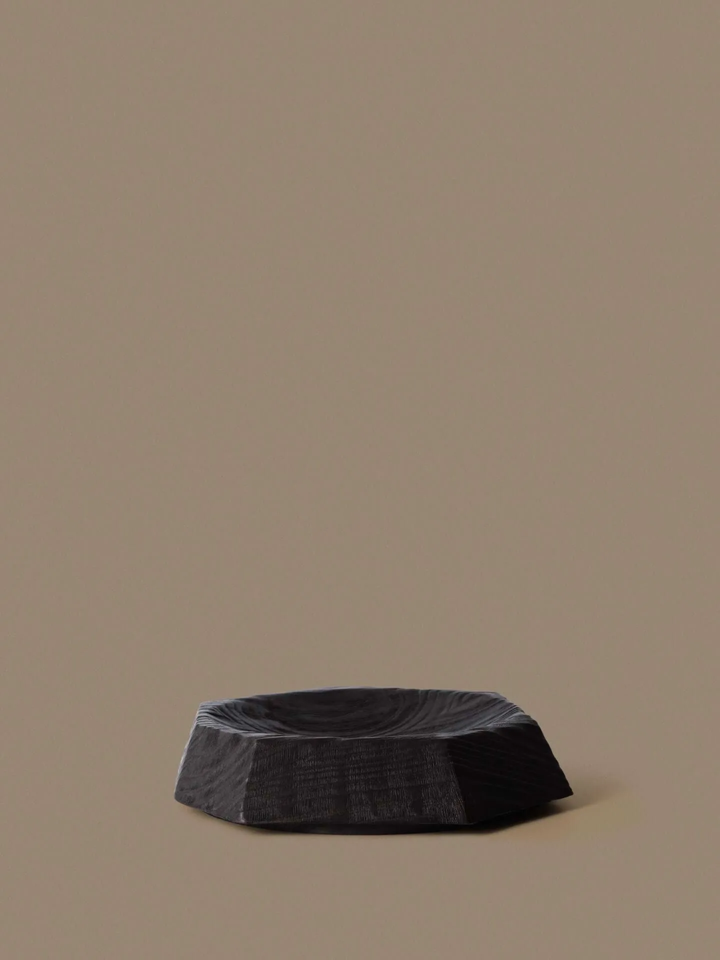 Koh centrepiece dekorasjonsfat, Dark brown, 35 cm Ferm Living