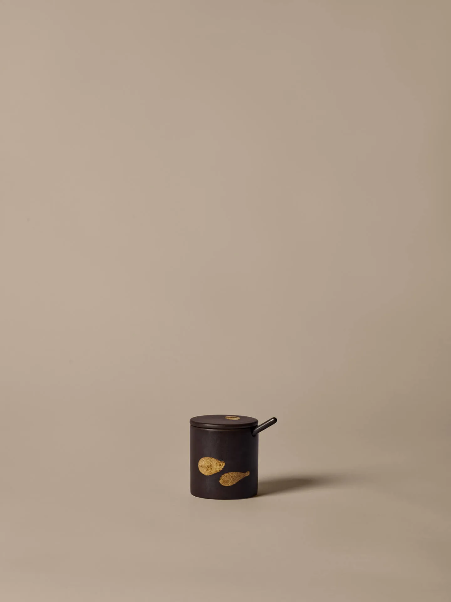 Koyo krukke med skje, Dark brown-buff Ferm Living